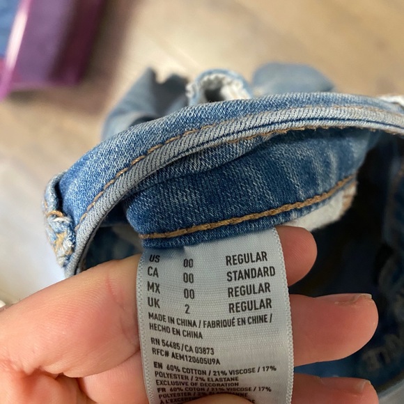 Ripped American Eagle Jeans - Picture 4 of 4